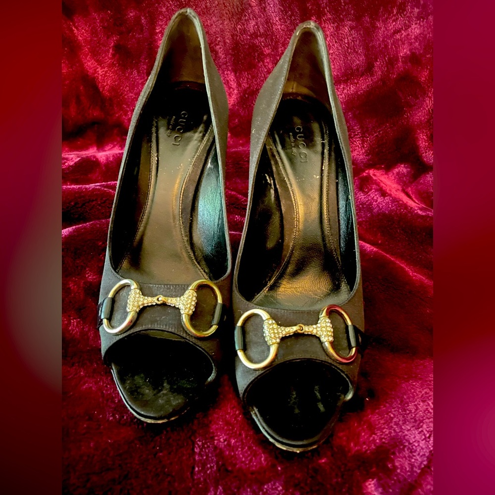 Gucci Black Satin Opened Toe Pumps- Size:8B